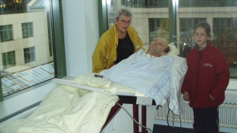 Stefan im November 2006 auf der Intensivstation in Tübingen