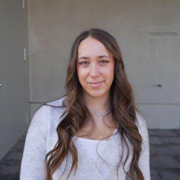 Hi, ich bin Emily Altintas.