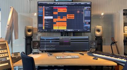 Im Tonstudio der HdM. Hier wurden alle Songs produziert.