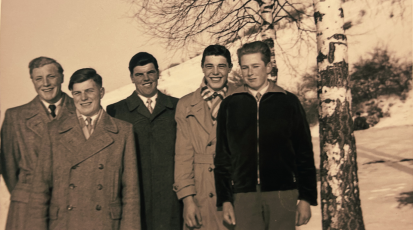 Fünf jugendliche Freunde in den 1950ern