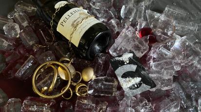 Schmuck, Wein, Drogen – garantiert ein Leben in Reichtum und Ekstase echte Erfüllung?