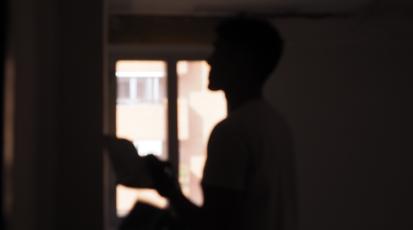 Die Silhouette des Protagonisten Nico.