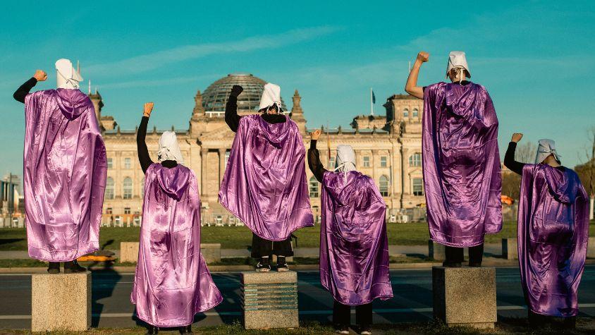 Handmaid-Protest vor dem Bundestag