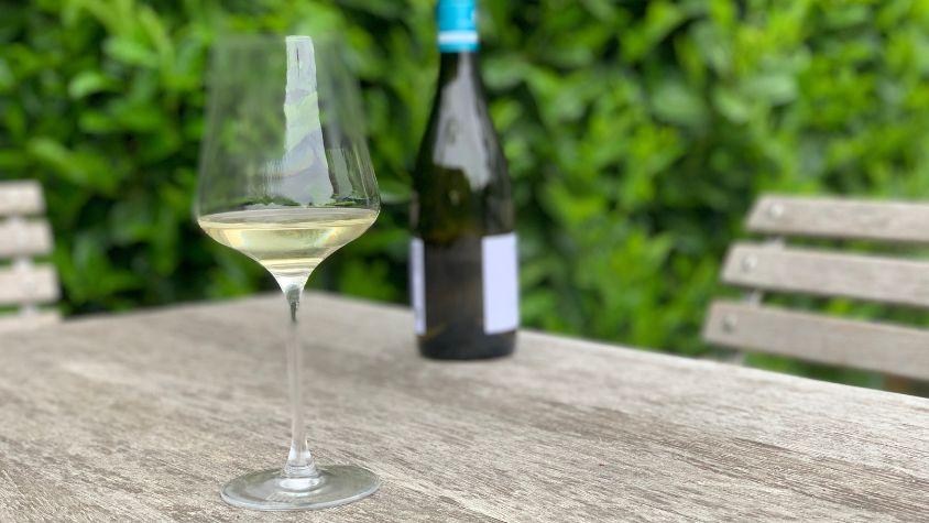 Wein mit Weinflasche 