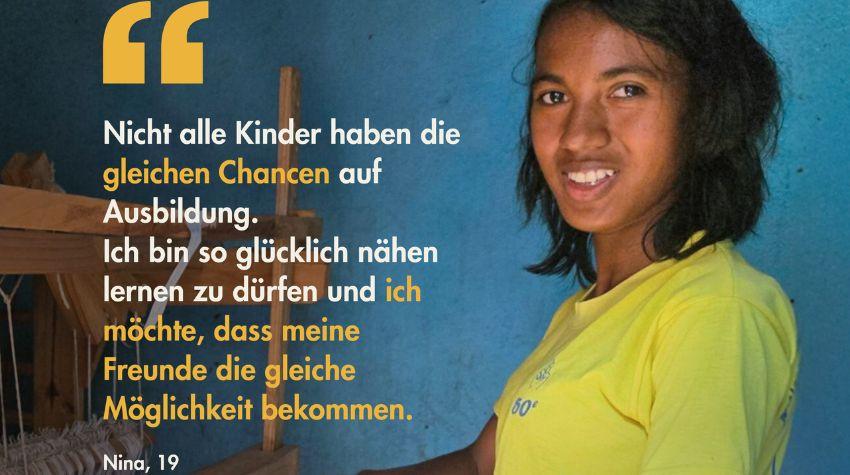 19-jährige Auszubildende Nina in Madagaskar webt an einem Textil und lächelt in die Kamera; Zitat über Chancen auf Ausbildung sichtbar.