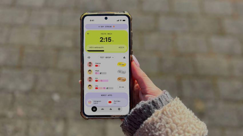 Pact auf Handy Bildschirm