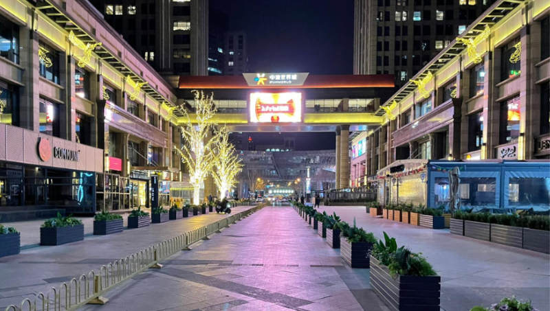 leere Straßen in Peking bei Nacht.