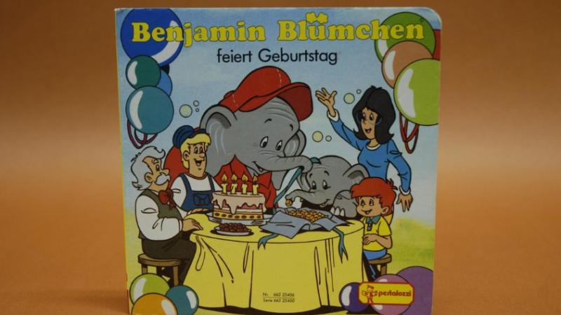 Bilderbuch mit dem Titel „Benjamin Blümchen feiert Geburtstag".