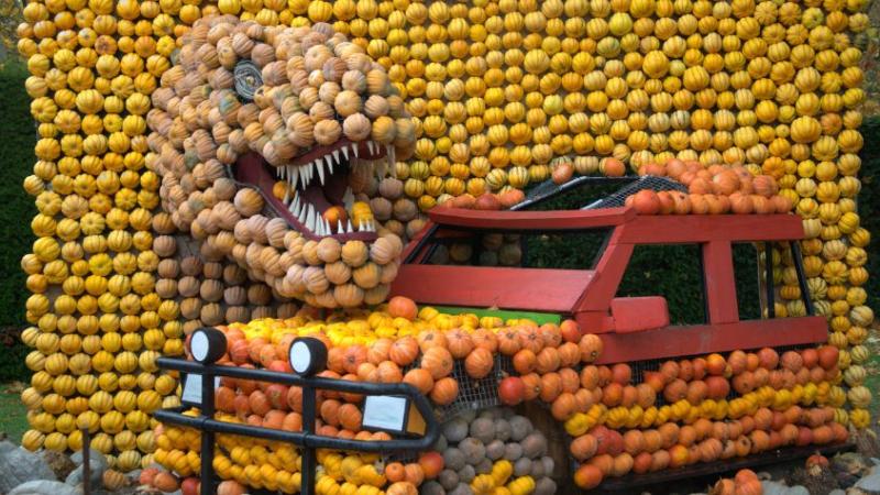 Szene aus dem Film Jurassic Park aus Kürbissen.