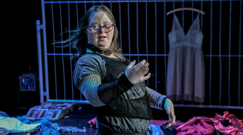 Frau tanzt